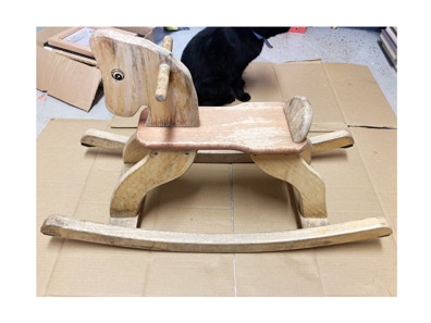 Photo du cheval à bascule avant rénovation